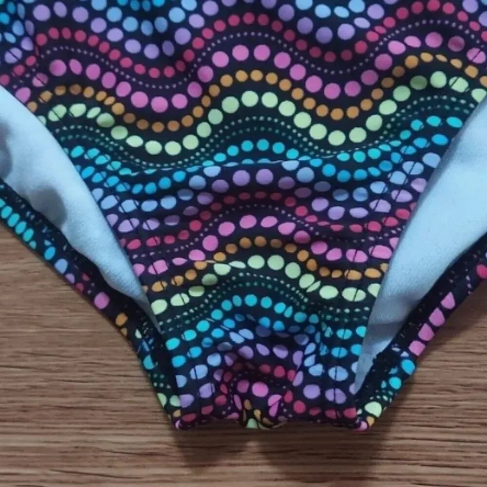 Speedo girl's swimsuit. Size M. 6-8 years old. beach. swimming